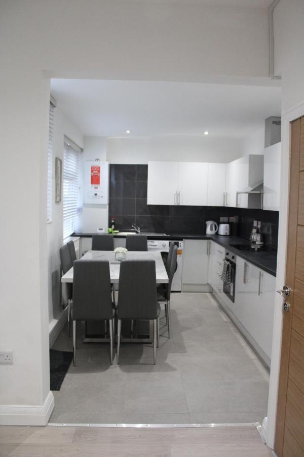 Beautiful, Spacious, Old Trafford Home Manchester Kültér fotó